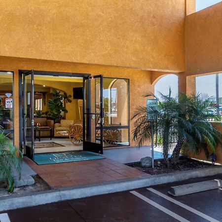 Quality Inn & Suites Westminster Seal Beach Exterior photo