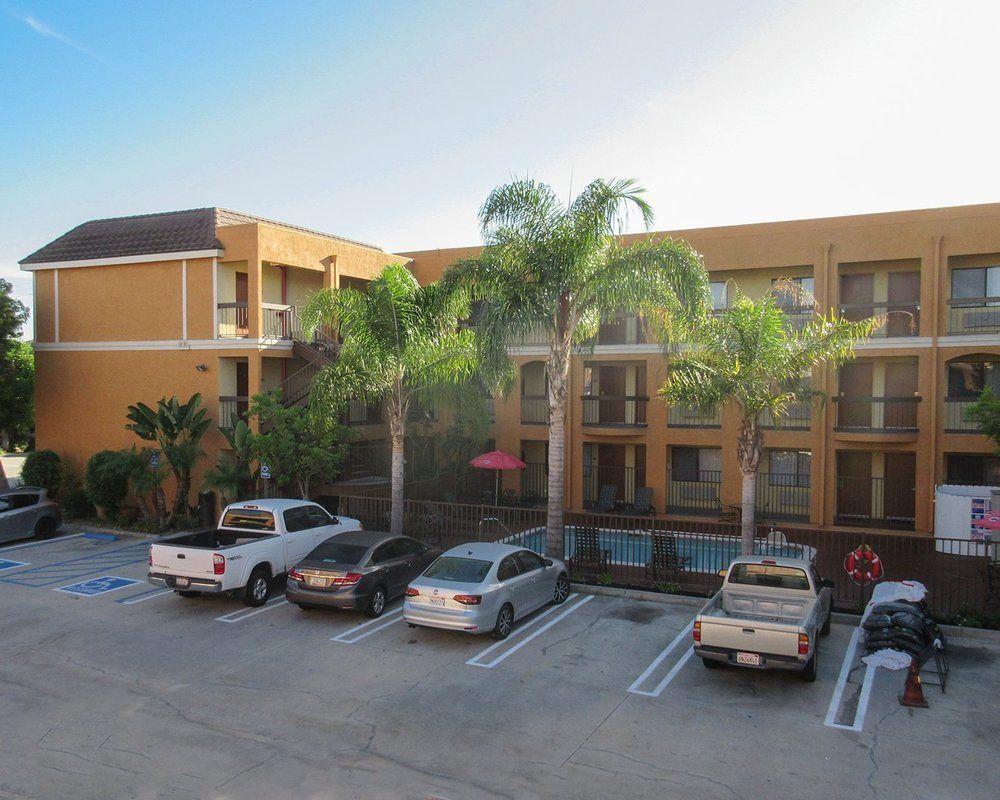 Quality Inn & Suites Westminster Seal Beach Exterior photo